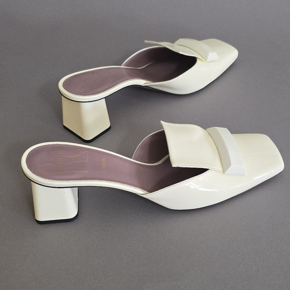 Stunning RAYNE Cream Mules with square toe & block heel size 9.5 Mod 60s vibe